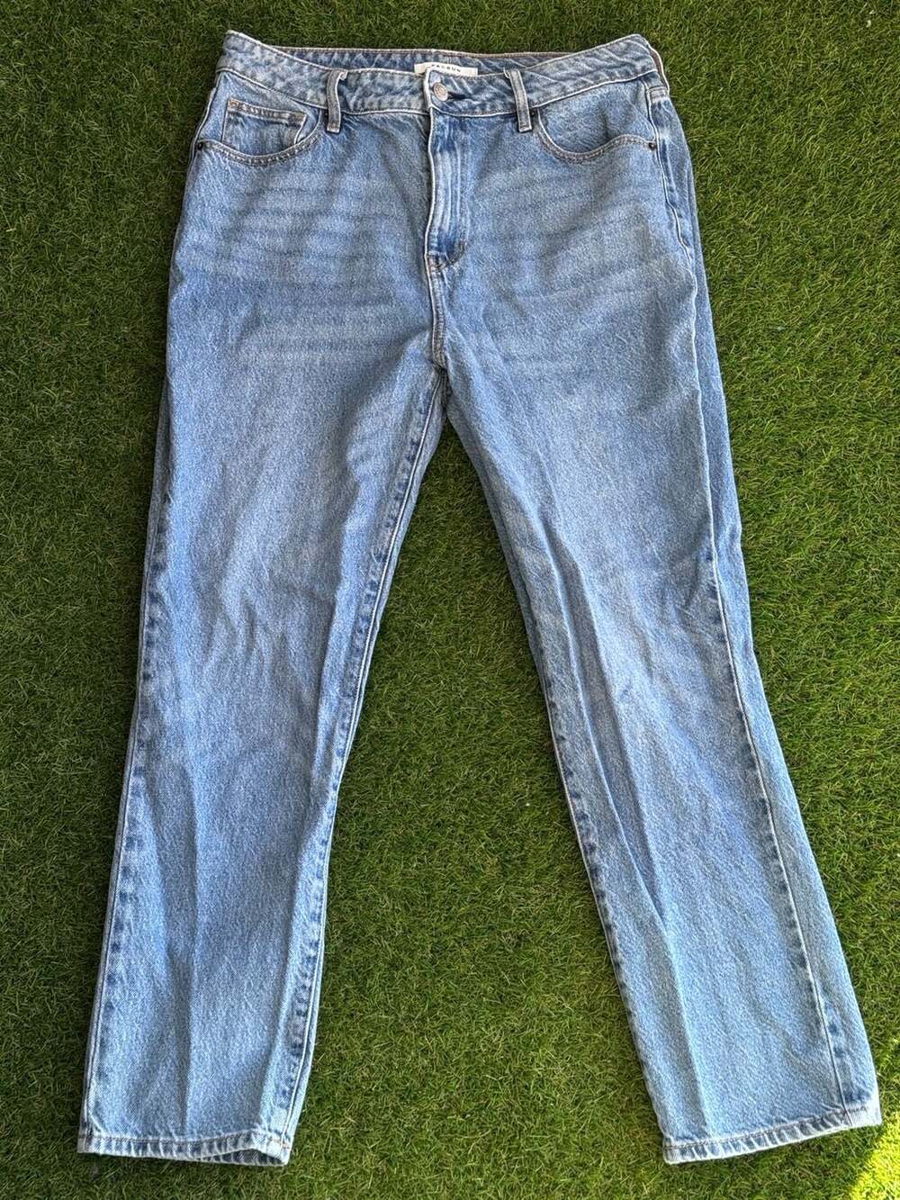 PacSun High Rise Mom Jeans in Light Wash Denim